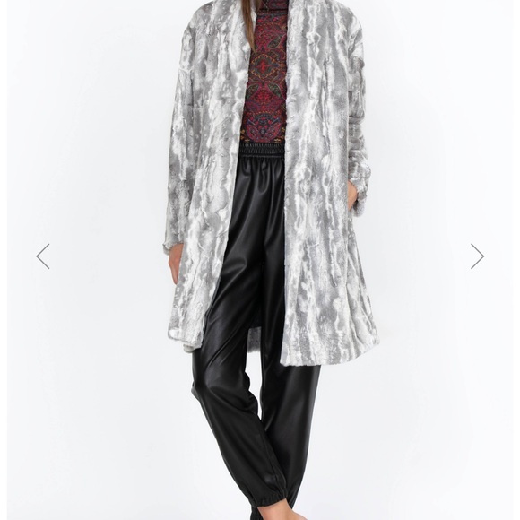NWOT Johnny Was Biya 3J Workshop JWLA Faux Fur Cloud Jacket Coat - Picture 2 of 4